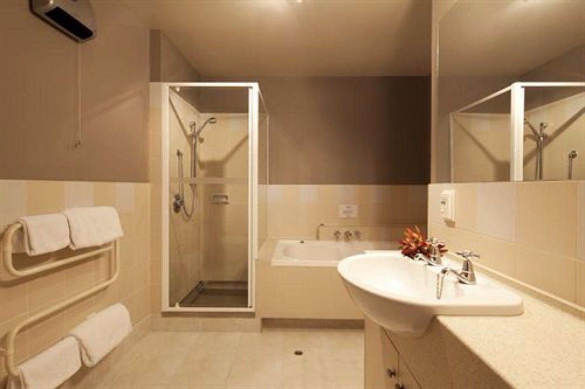 Apartments At Spinnaker Bay Distretto di Distretto di Queenstown Esterno foto